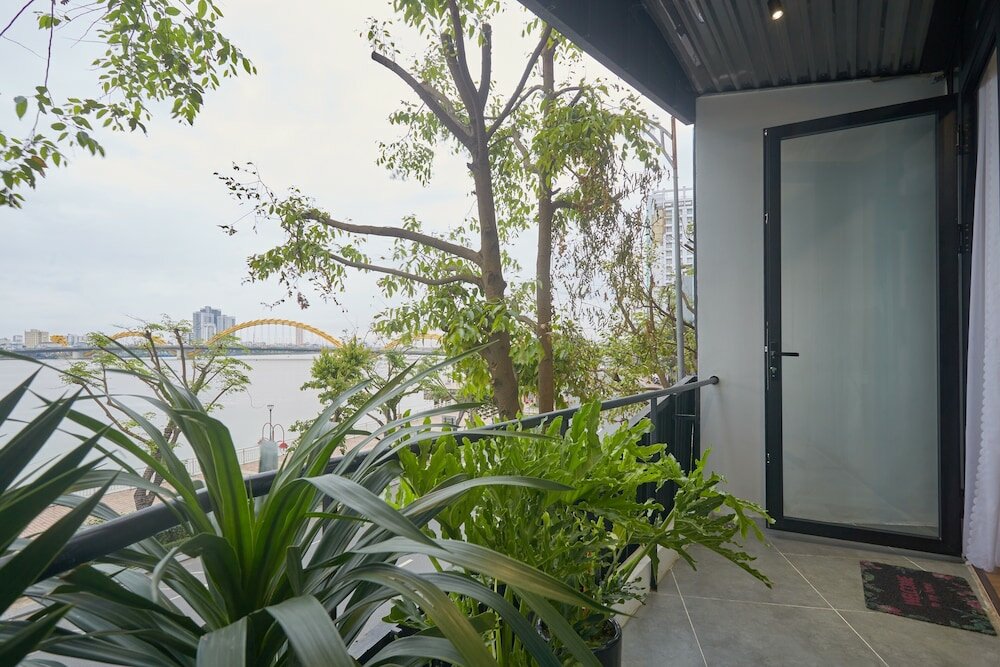 Фото The Garden Capsule Hotel