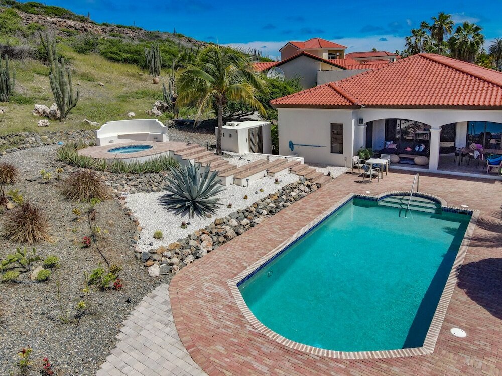 Фото New Gorgeous Listing With Hot Tub& Golf Course View! in Tierra del Sol!