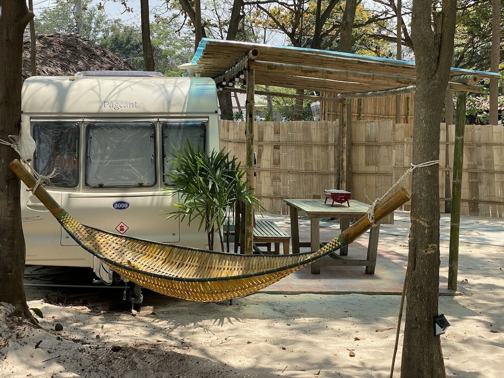 Фото Beach House Camp