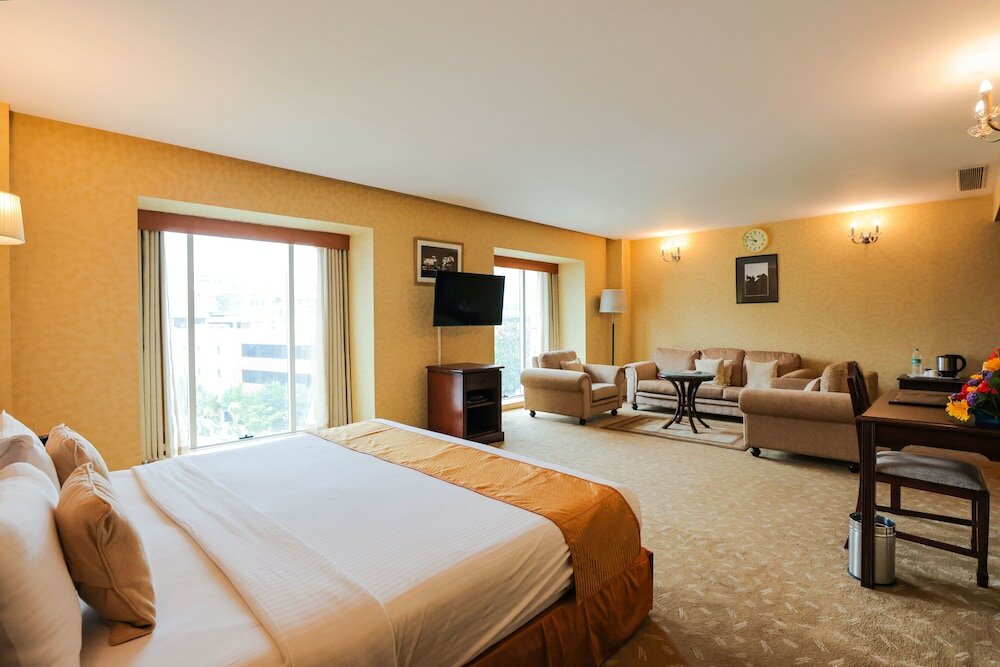 Фото Mgm Mark Whitefield