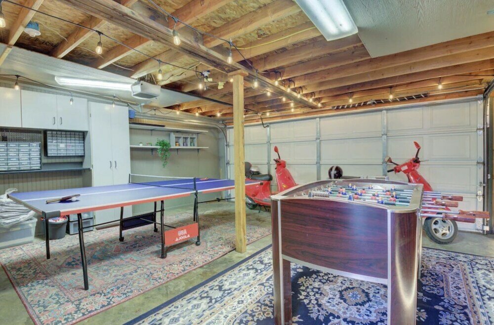 Фото Lux Bach Retreat w Hot Tub