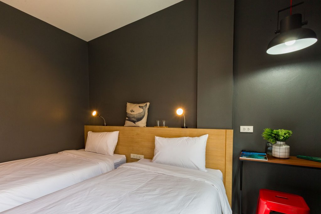 Фото Srisuksant Square