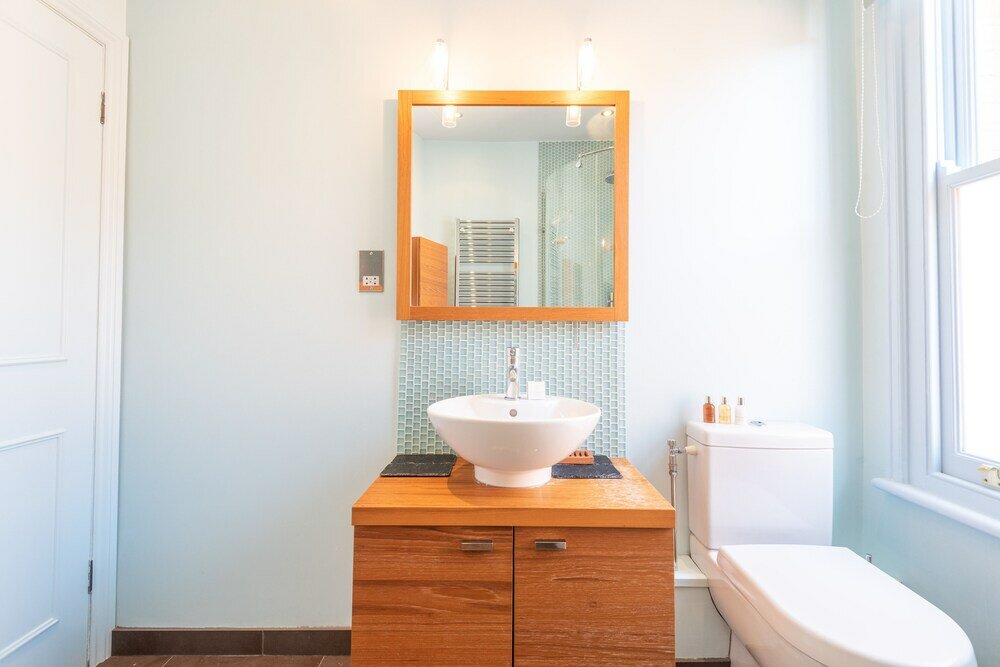 Фото Charming Home in Leafy Parsons Green