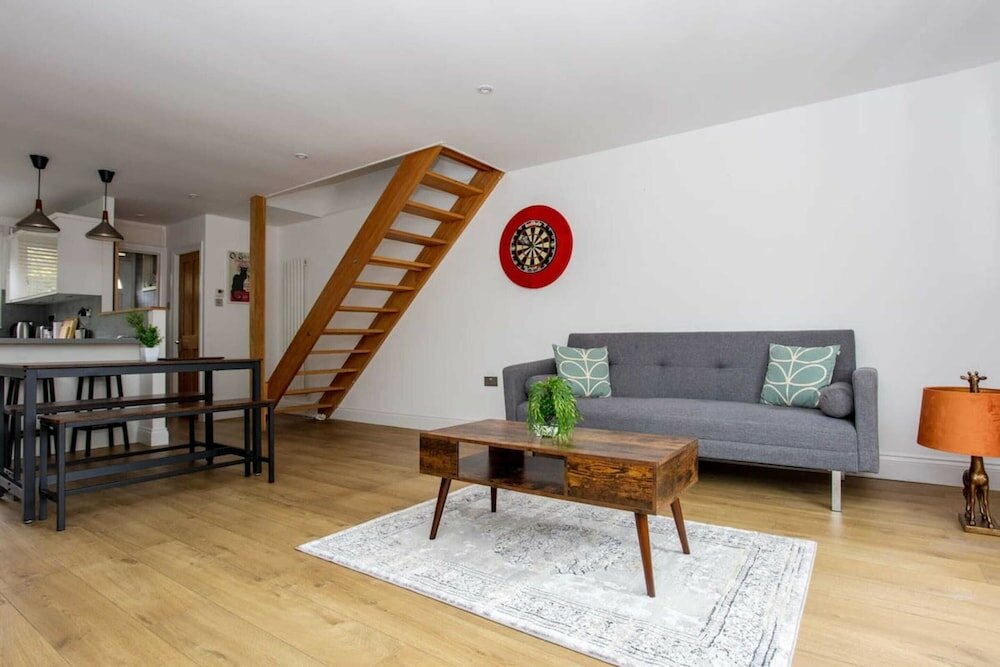 Фото Spacious 3 Bedroom Apartment With Large Balcony