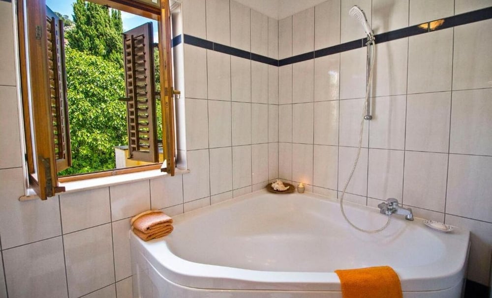 Фото Mana - 250 m From sea - A1