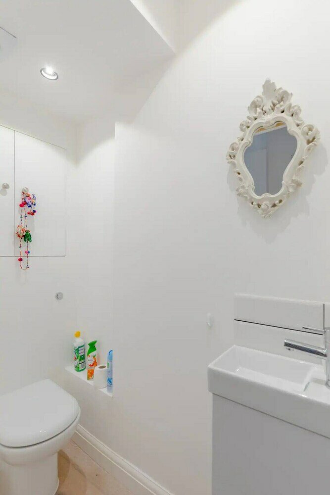 Фото Bright and Inviting 2bd House - Bethnal Green