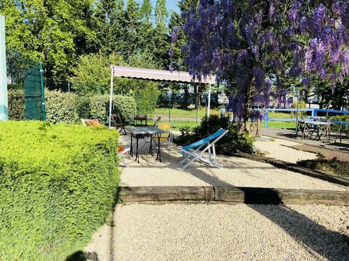 Гостиница H& xF4; tel Au Relais des Lilas в Партене