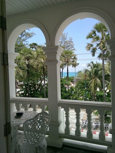 Гостиница Island Patong Beachfront Apartments 