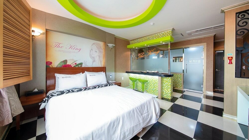 Фото Yeosu King Pension Tel