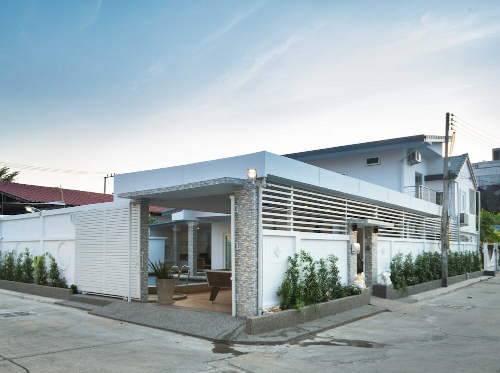 Фото Luxury Pool Villa 6br