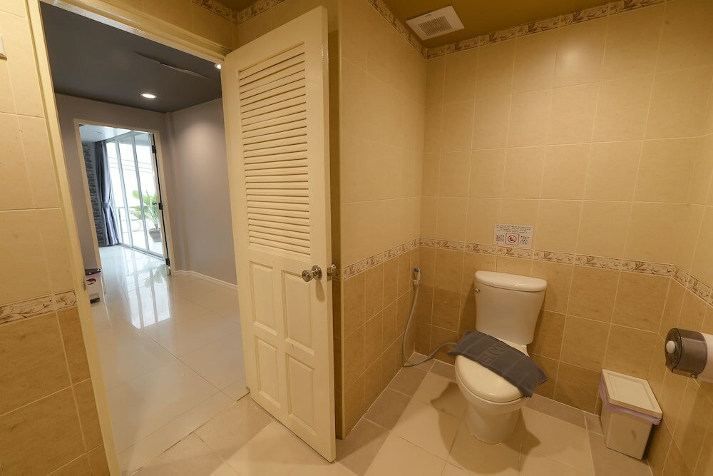 Фото Livit70's hotel & hostel