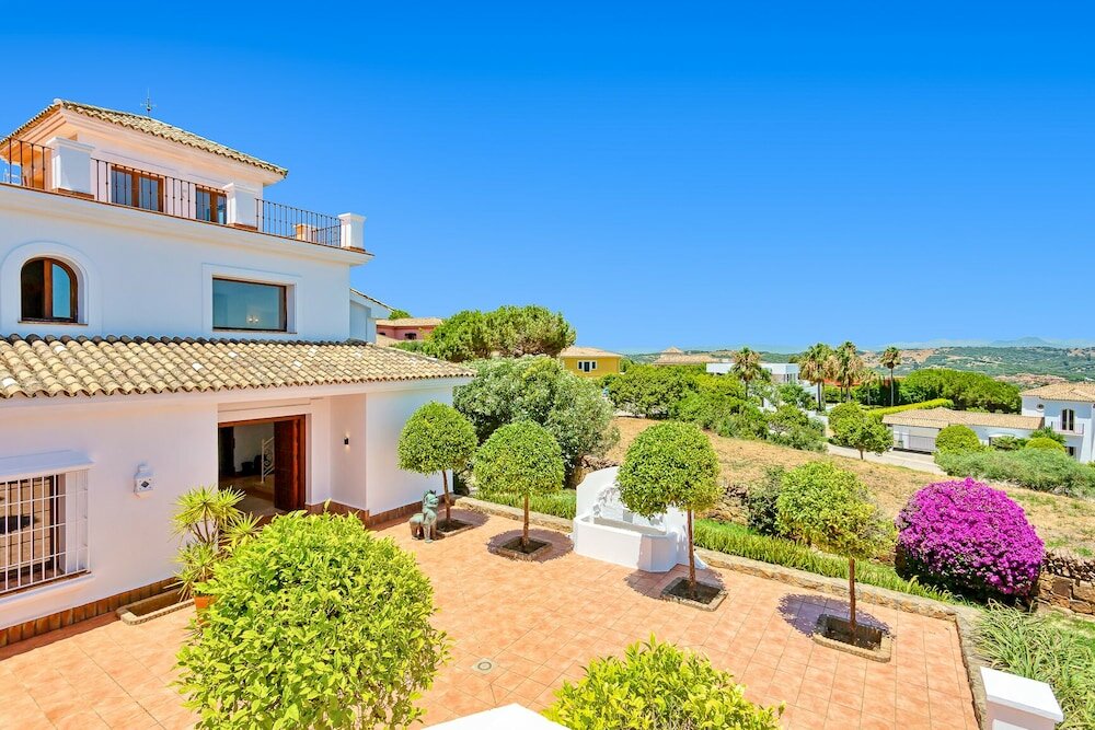 Фото Sotogrande White House Villa