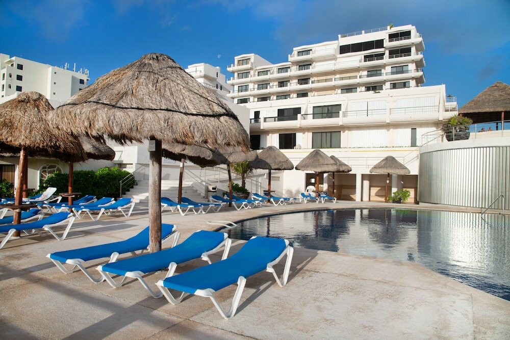 Фото Cozy Ocean Front Ph At Marlin Beach