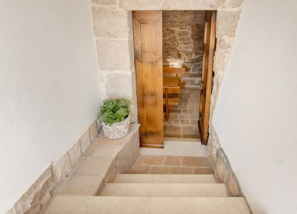 Фото Stipe - With Pool - H