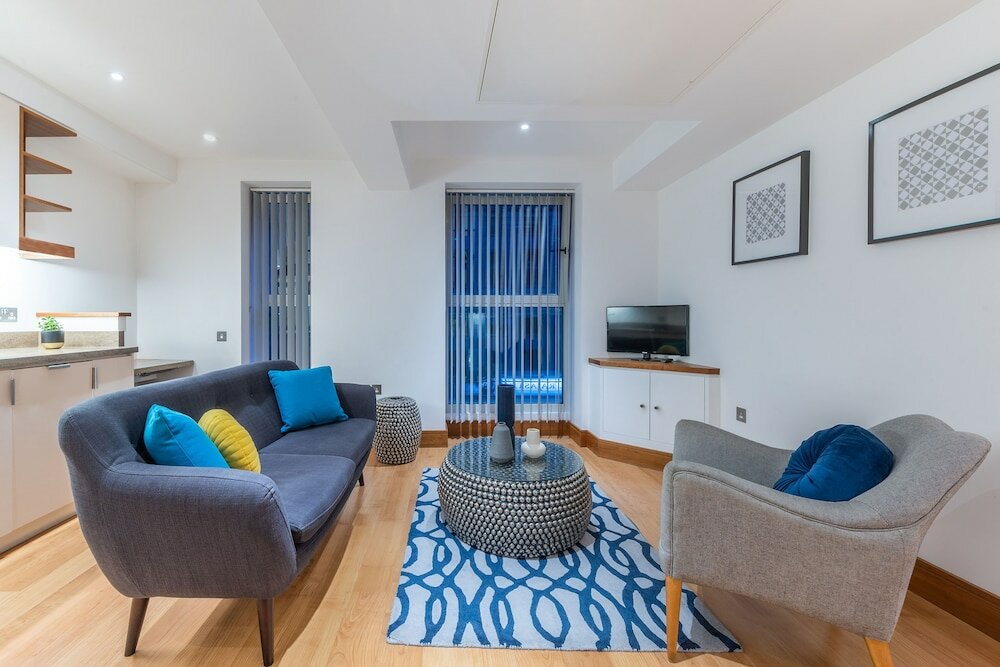 Фото Tower Hill City Centre Luxury Apartments