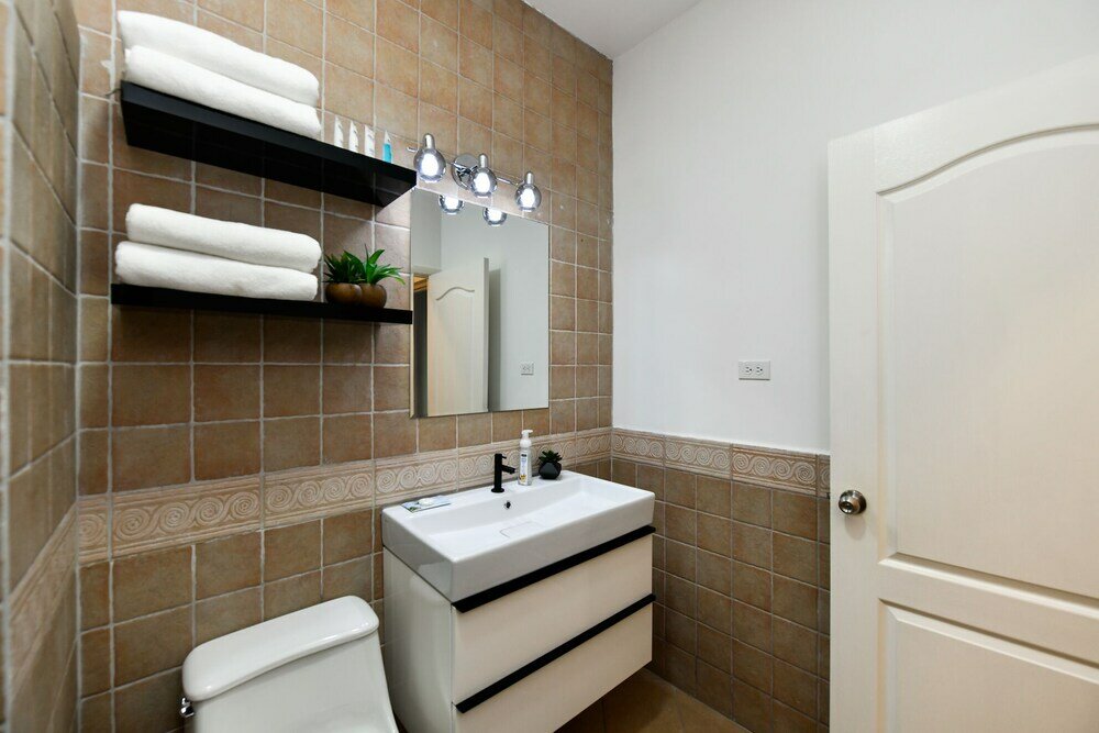 Фото New Gorgeous Listing With Hot Tub& Golf Course View! in Tierra del Sol!