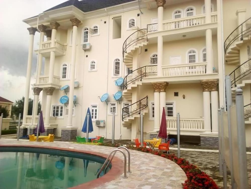 Фото Edmudian Court Luxury Apartments