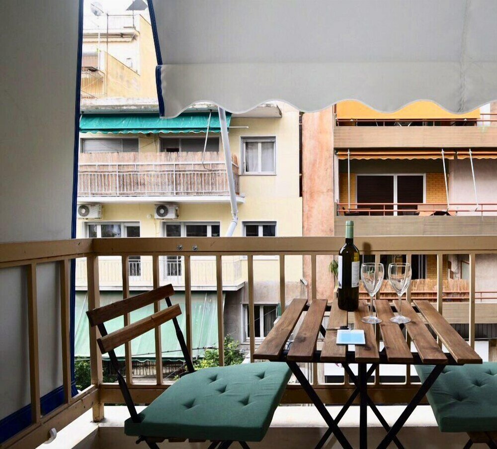 Фото New Apartment in the heart of Koukaki Orlof str