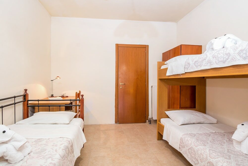 Фото Cozy Family Home Near the Beach