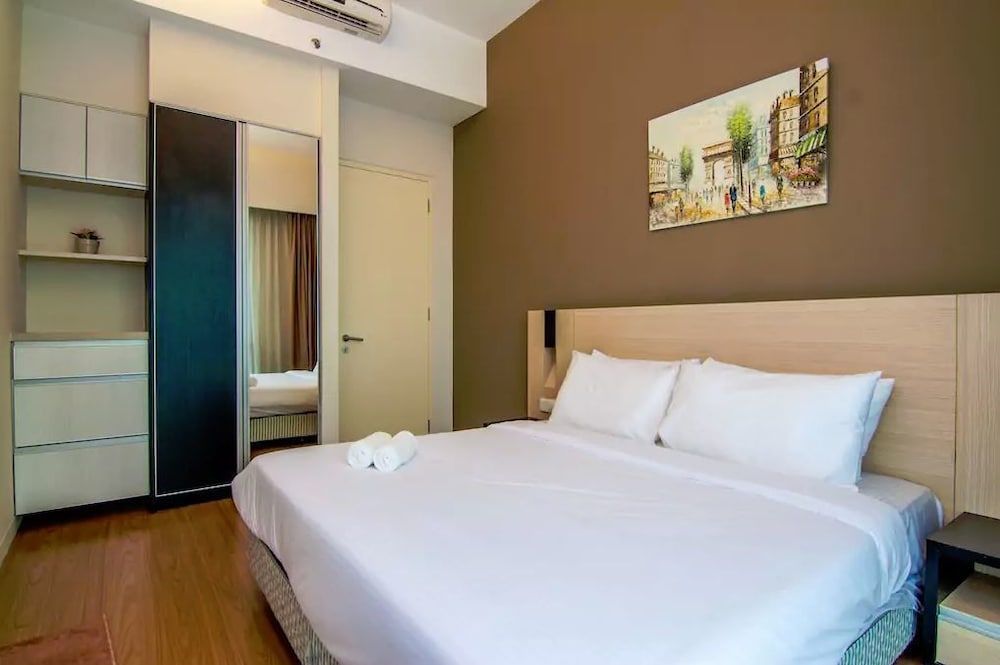 Фото Swiss Garden Residence by Urban Suites