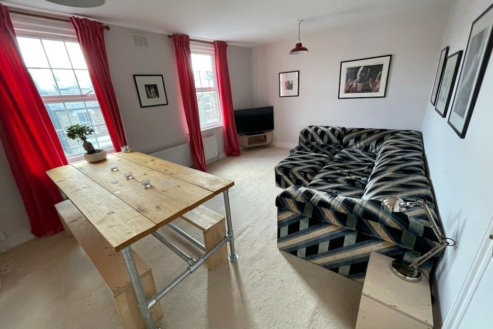 Фото Modern & Cosy 1 Bedroom Top Floor Flat in East Dulwich