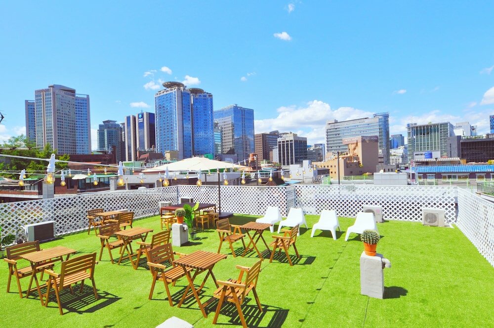 Фото Oyo Rooftop Hostel