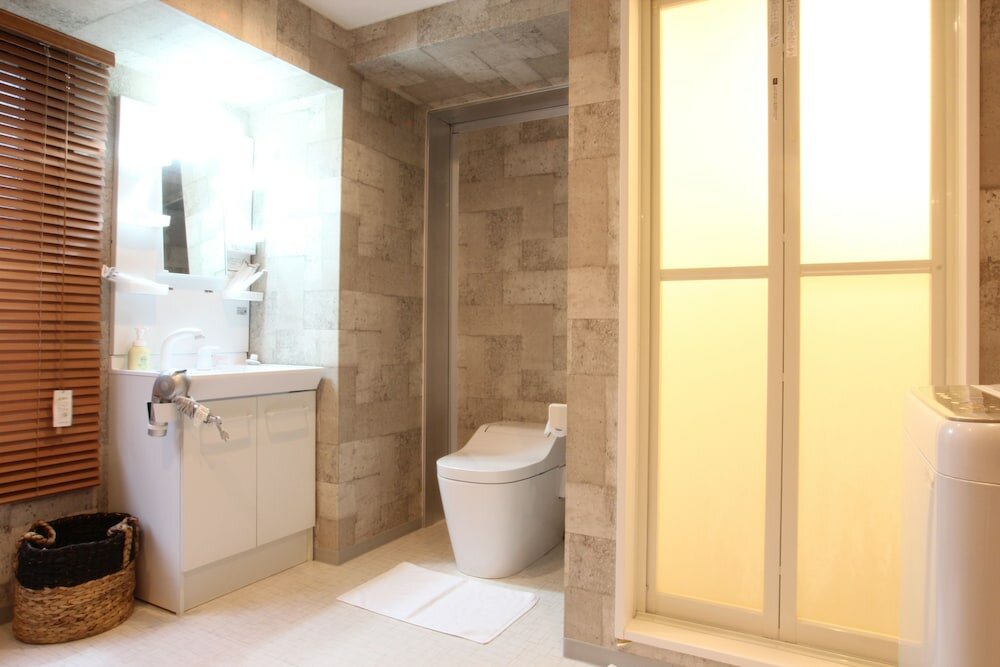 Фото Shimanouchi Luxury Apartment