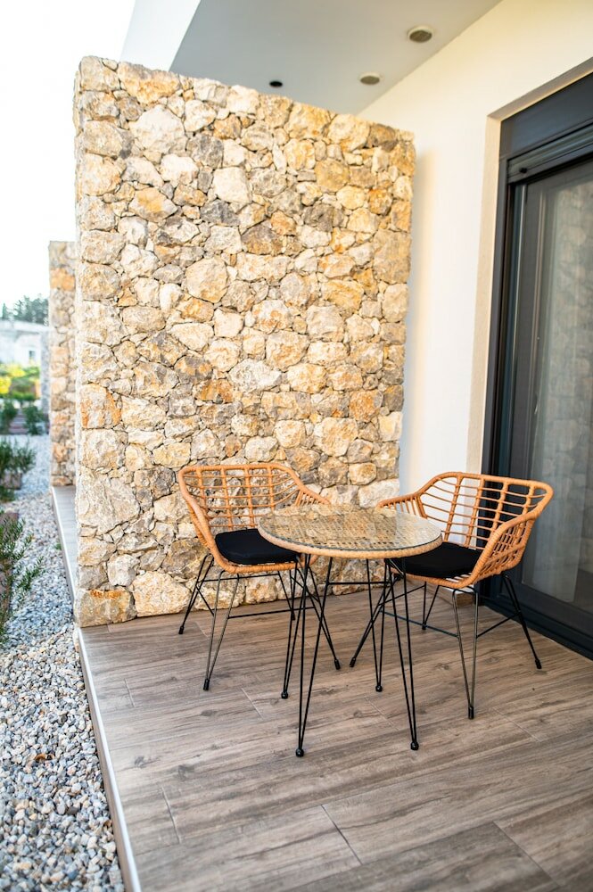 Фото Pebble Garden Orchid