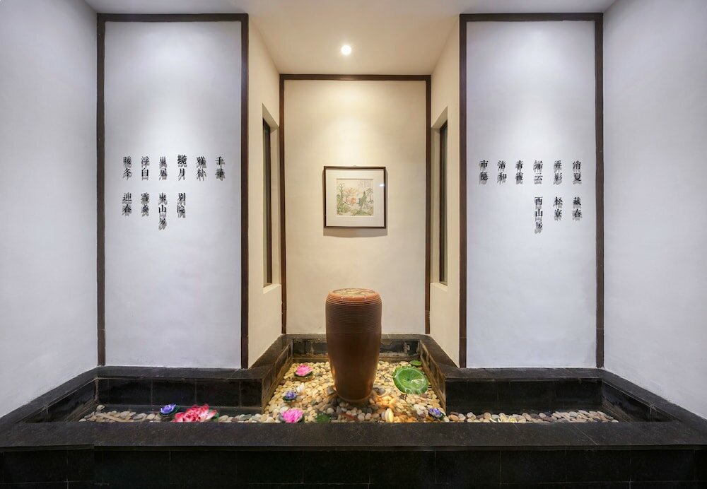 Фото Qianna Hotel