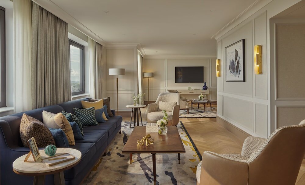 Фото Jumeirah Carlton Tower