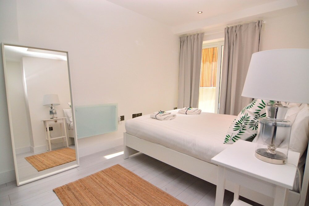 Фото Macarena Wharf Apartments