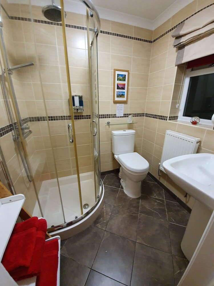 Фото Craig Eithin B & B Holyhead