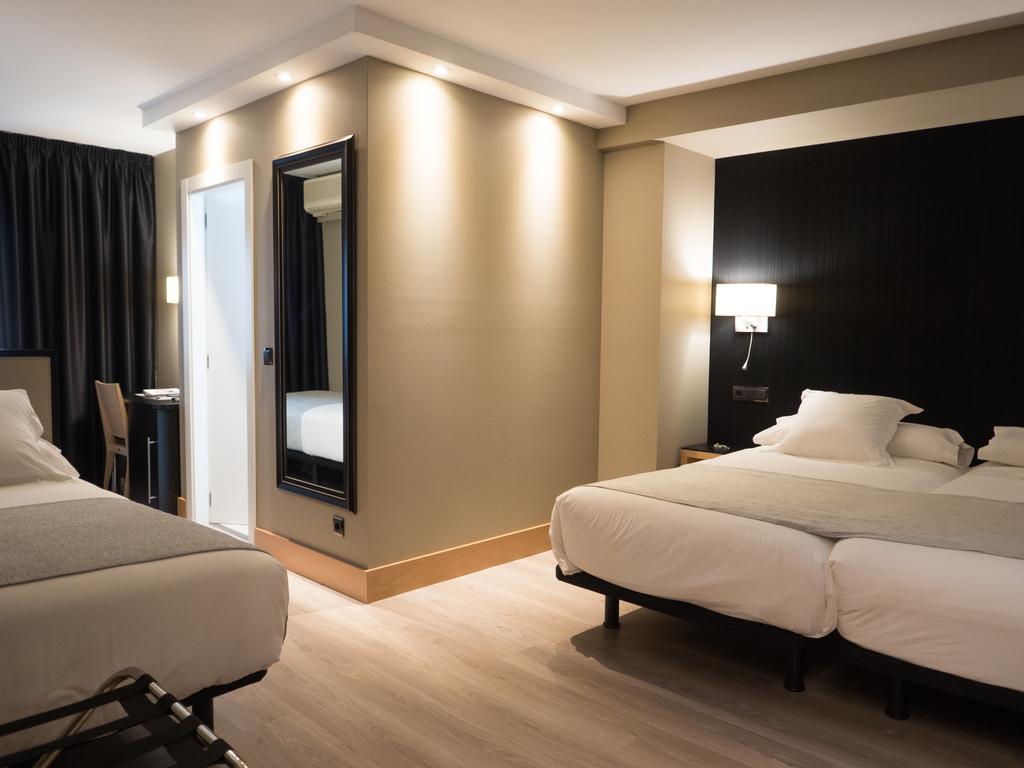 Фото Hotel Plaza