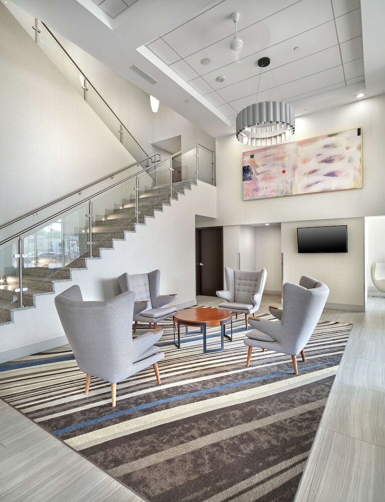 Фото DoubleTree by Hilton Edmonton Downtown