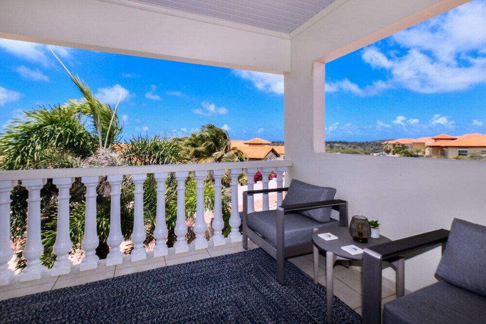 Фото New Listing Stunning Island Getaway With Pool!