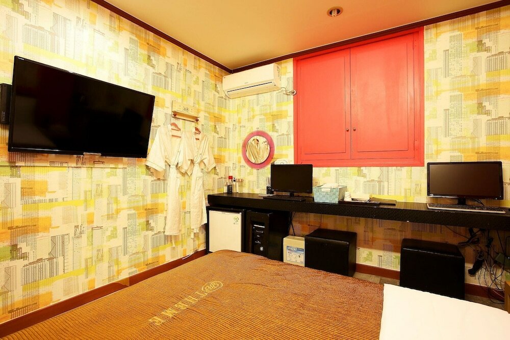 Фото Sungshin University Station Galaxy2