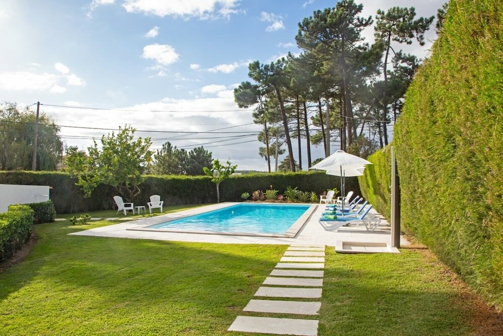 Фото Fig Tree Family House w 4 Bedrooms, Garden & Pool