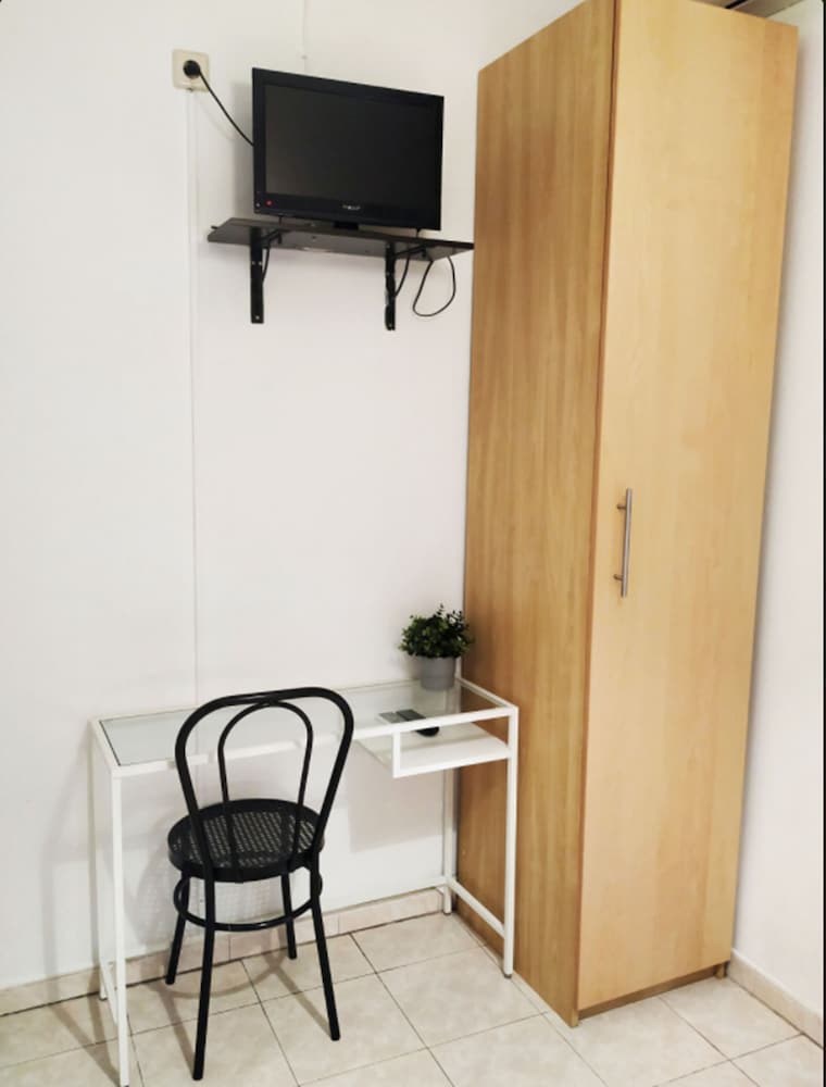 Фото Hostal Abitum Madrid