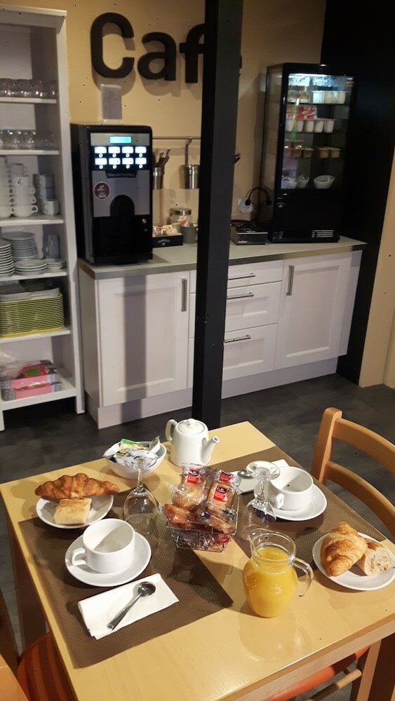 Фото Fasthôtel Avignon Nord