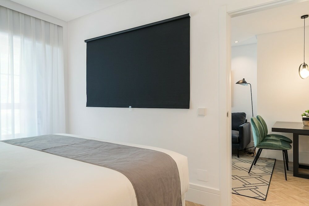 Фото Feelathome Waldorf Suites Apartments