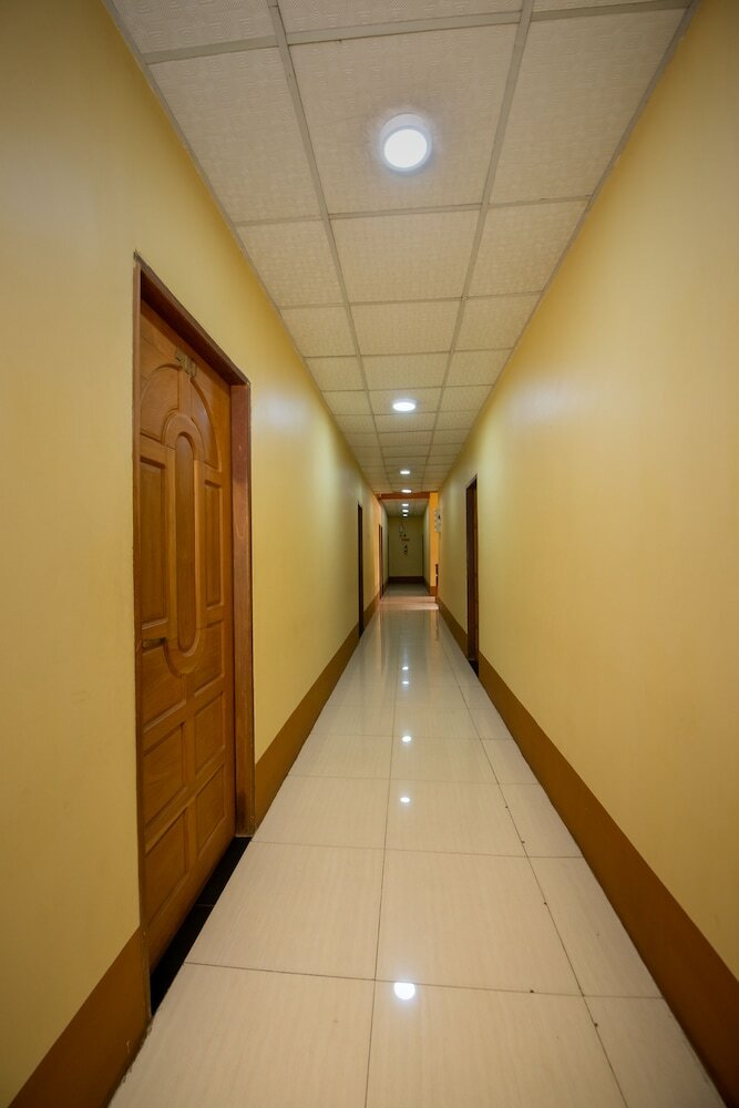 Фото Yangon Urban Hotel