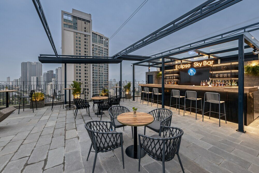 Фото Mangata Beachfront Hotel