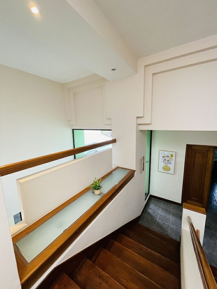 Фото The Rainier Bed & Breakfast 2