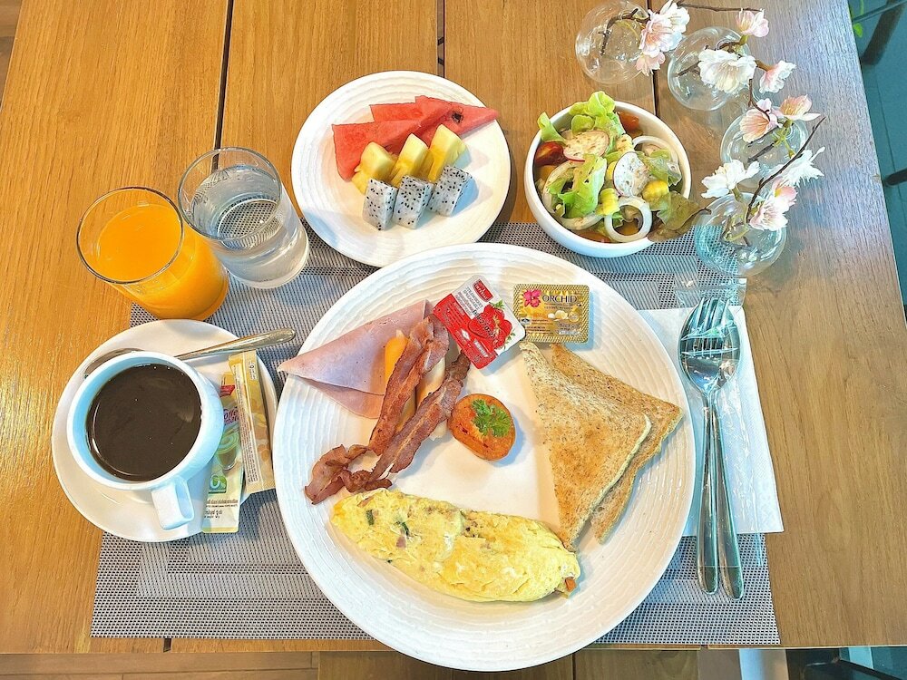 Фото The Poem Hotel