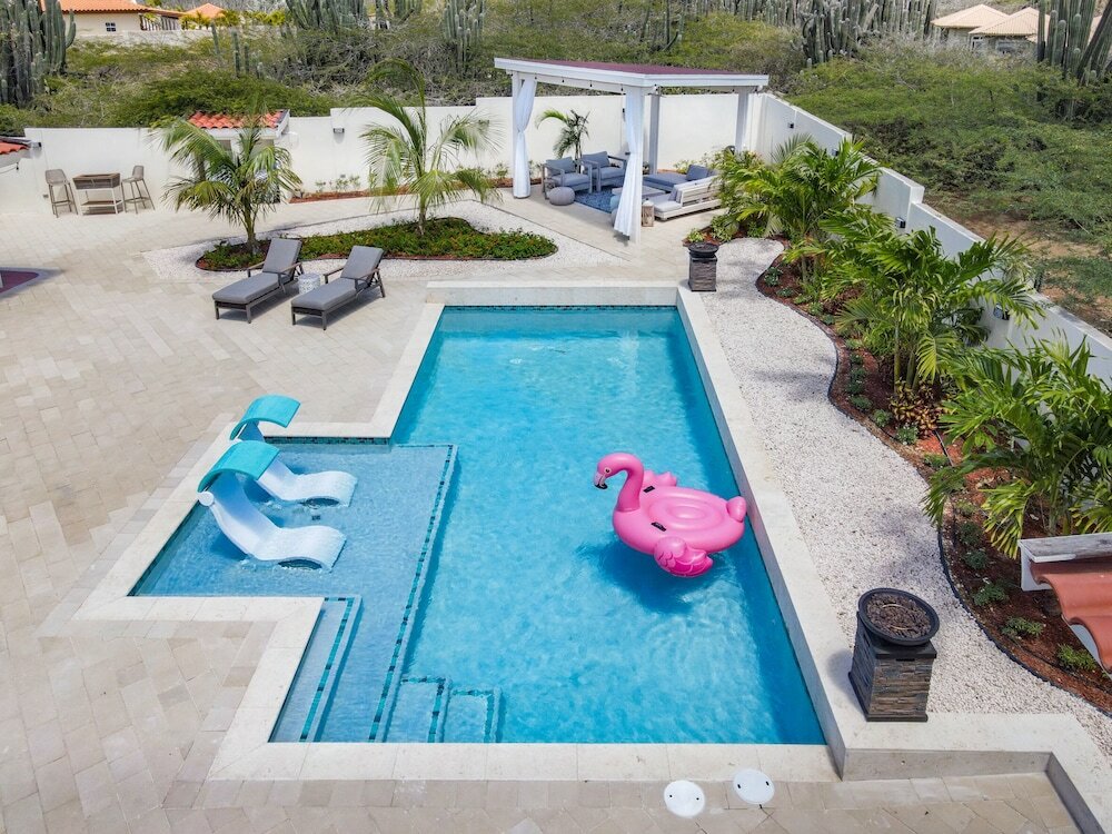 Фото New Listing Stunning Island Getaway With Pool!