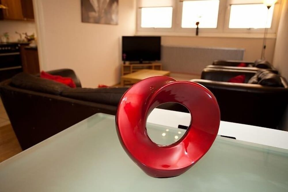 Фото Victoria Centre Apartments & Annexe