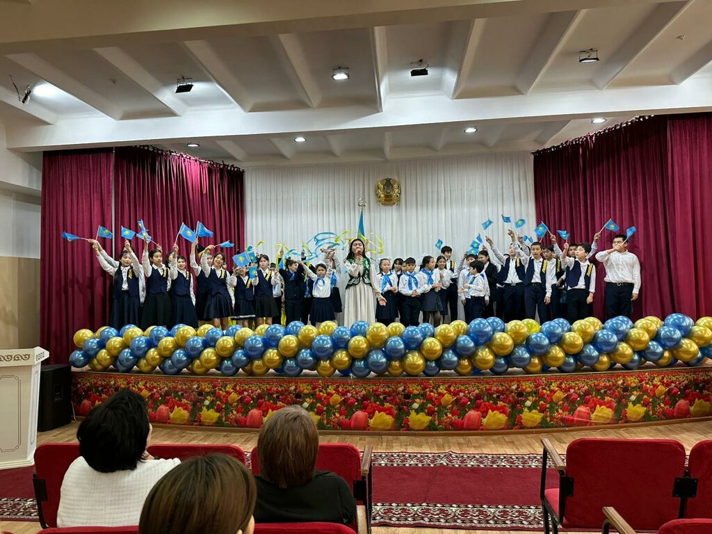 مدرسة Obshcheobrazovatelnaya shkola № 82 ، ألماتي، صورة