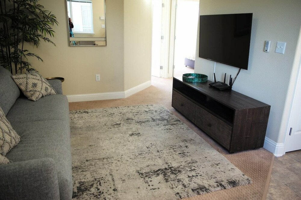 Фото Balmoral Apartments