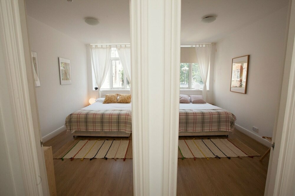 Hotel King Square Gardens by Allô Housing, London, photo