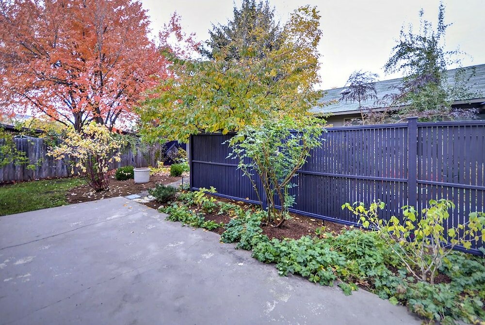 Фото The East End Retreat